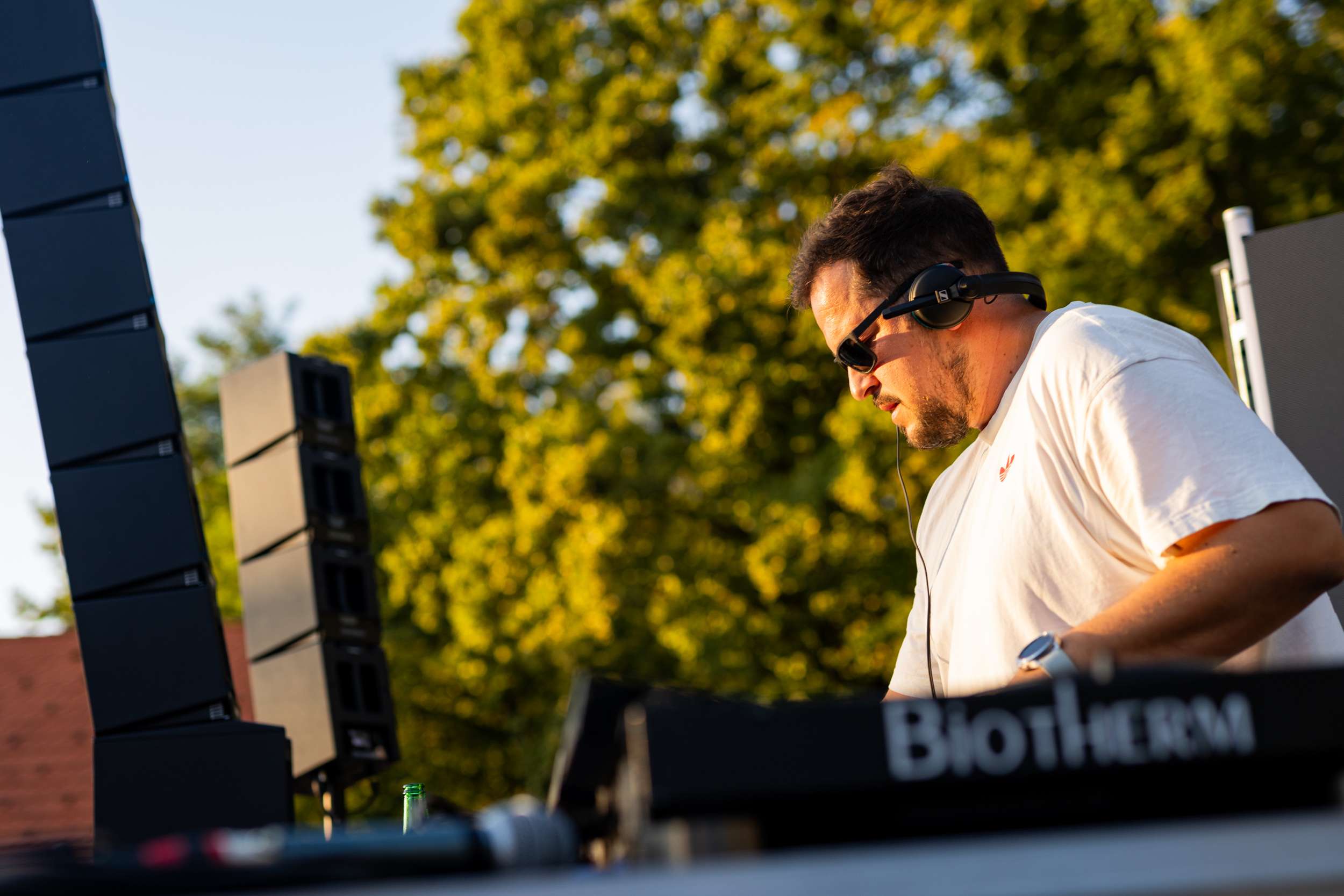 DJ na dogodku MP Padel
