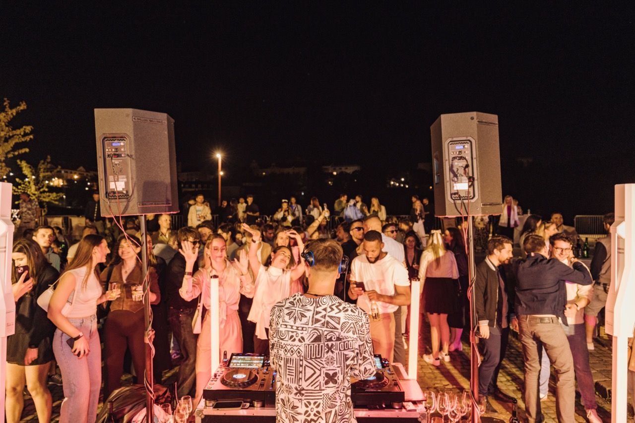 DJ na dogodku Skrivalnice na Lentu